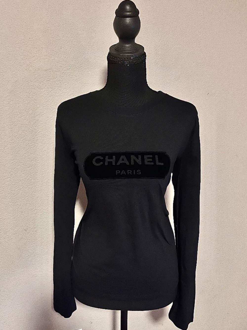 Authentic Chanel Logo Tee - Picture 8 of 8